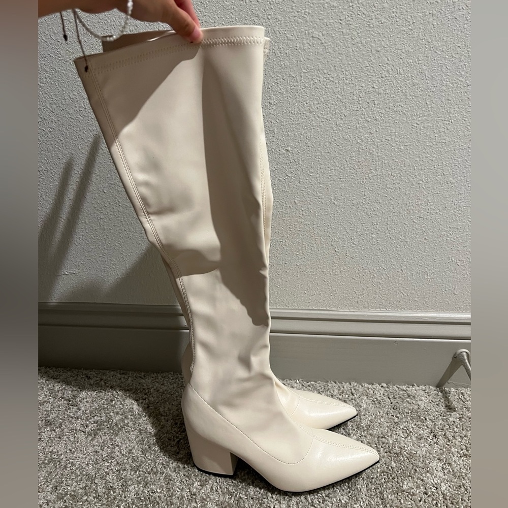 Princess polly boots. never worn